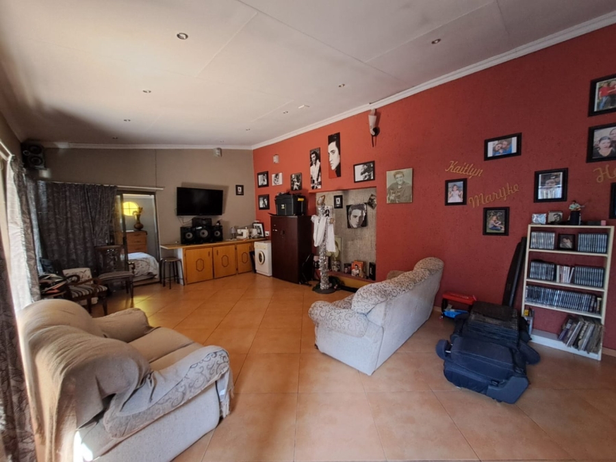 4 Bedroom Property for Sale in Sasolburg Ext 4 Free State